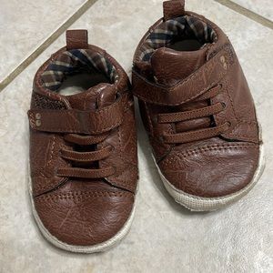 🌹Surprize brown shoes size 6-12 months